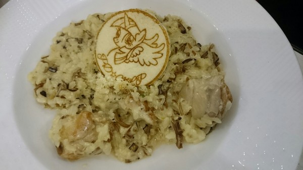 Perfume Dance 跳舞香水(夢時代店)：高雄夢時代~跳舞香水X彩虹小馬聯名主題餐廳~期間限定呦~