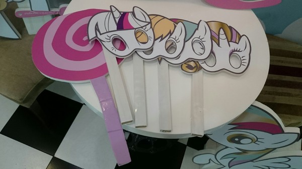 Perfume Dance 跳舞香水(夢時代店)：高雄夢時代~跳舞香水X彩虹小馬聯名主題餐廳~期間限定呦~