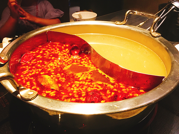 醉麻辣,東區麻辣鍋,東區鴛鴦鍋,國父紀念館小酌,國父紀念館精釀啤酒,青島啤酒,十八天,台北吃到飽推薦,東區吃到飽推薦,國父紀念館聚餐