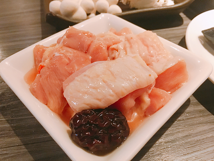 醉麻辣,東區麻辣鍋,東區鴛鴦鍋,國父紀念館小酌,國父紀念館精釀啤酒,青島啤酒,十八天,台北吃到飽推薦,東區吃到飽推薦,國父紀念館聚餐