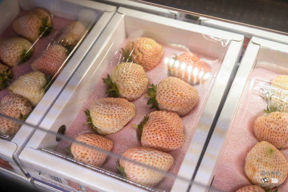 高雄鹽埕必買伴手禮！阿綿麻糬爆餡草莓大福，每日手工現作Q彈大顆超療癒。