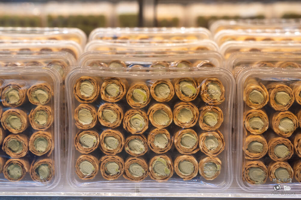 高雄鹽埕必買伴手禮！阿綿麻糬爆餡草莓大福，每日手工現作Q彈大顆超療癒。