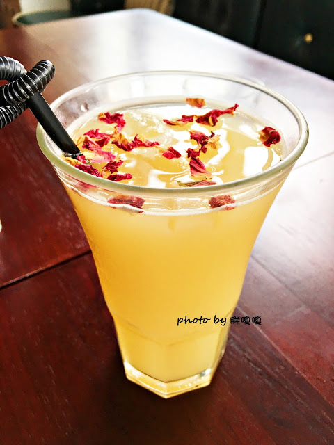 【台中 西區】軟鐵英式早餐soft metal※美到不像話的店，充滿裝置藝術與雜貨※