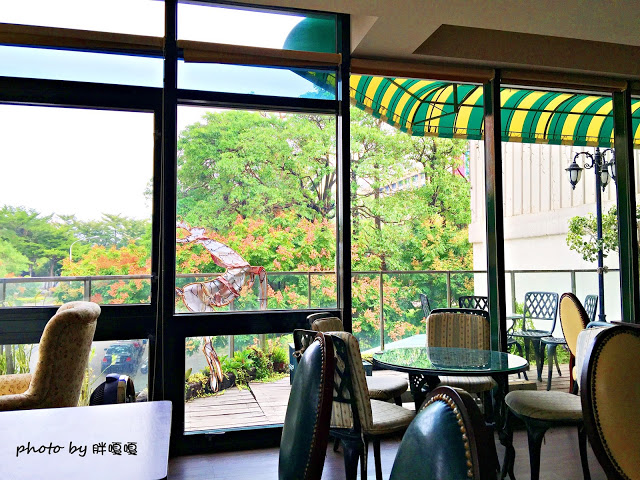 【台中 西區】軟鐵英式早餐soft metal※美到不像話的店，充滿裝置藝術與雜貨※