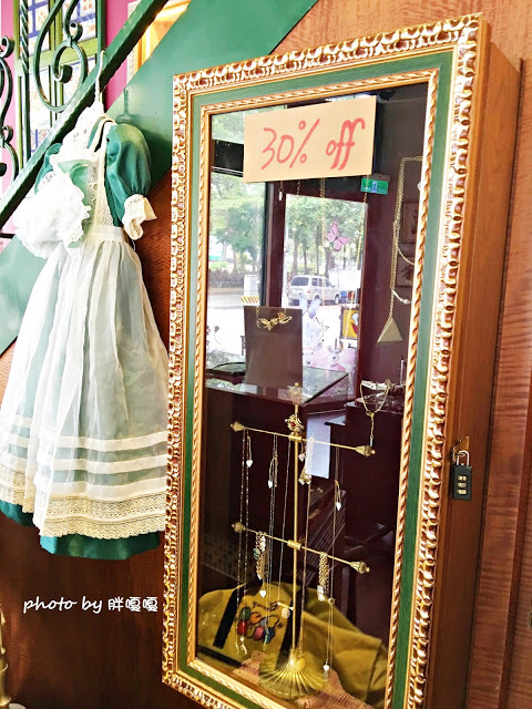 【台中 西區】軟鐵英式早餐soft metal※美到不像話的店，充滿裝置藝術與雜貨※