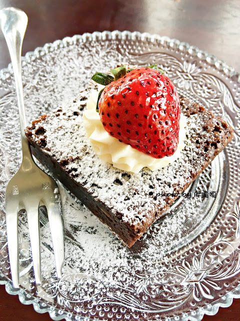 【台中 西區】軟鐵英式早餐soft metal※美到不像話的店，充滿裝置藝術與雜貨※