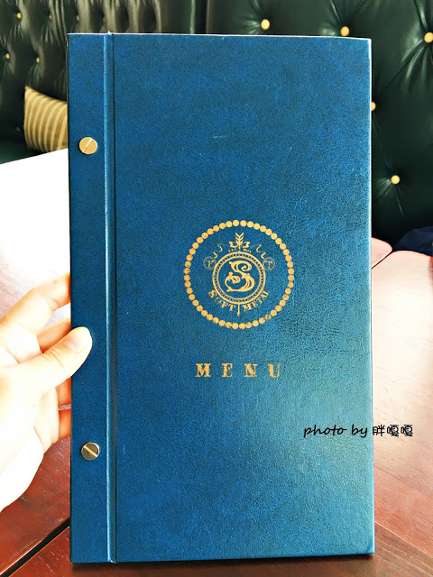 【台中 西區】軟鐵英式早餐soft metal※美到不像話的店，充滿裝置藝術與雜貨※