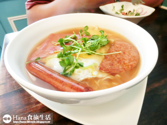 【台北市中山區】麻犇堂囍糖本舖 | 復古英式裝潢 港式正統公仔麵 鹹甜奶油香的冰火菠蘿油 免收服務費