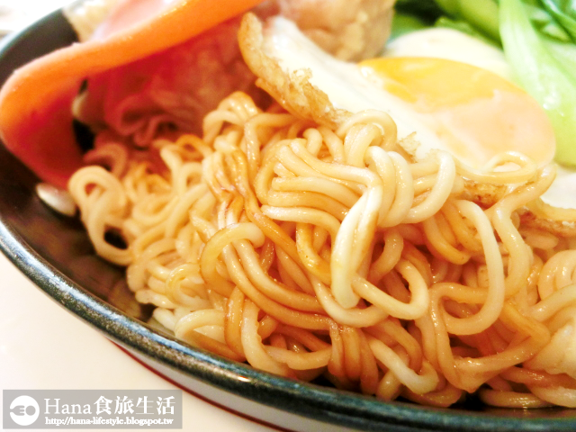 【台北市中山區】麻犇堂囍糖本舖 | 復古英式裝潢 港式正統公仔麵 鹹甜奶油香的冰火菠蘿油 免收服務費