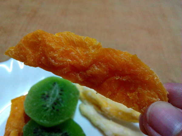 美勝珍蜜餞行：【臺南Ω中西區】美勝珍蜜餞。琳瑯滿目的古早味零嘴讓人看得眼花撩亂