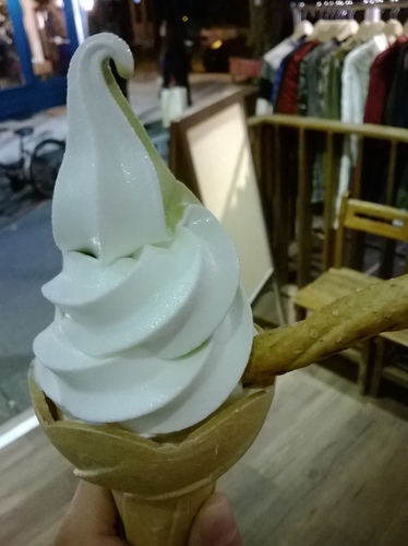 濃縮鮮乳的霜淇淋、創意激發新口味----白鬍子牛奶霜淇淋