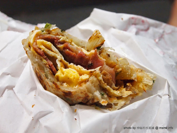 蟹老闆古早味手工蔥油餅：【食記】台北737巷蟹老闆古早味純手工蔥油餅.蔥抓餅@內湖MRT港墘站 : 鹹點甜味新登場~抓餅口感挑戰你的味蕾喲!