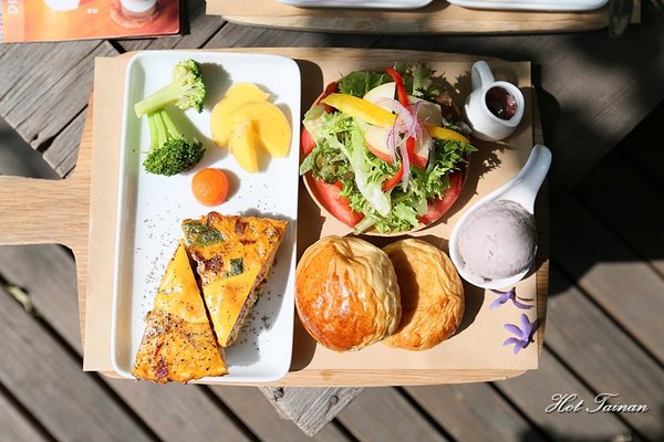 一緒二咖啡：【台南美食】是民宿也是咖啡館！城市中的休憩好去處：一緒二咖啡 Cafe Isshoni