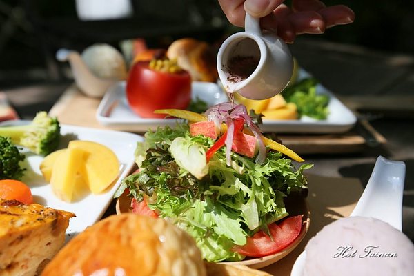 一緒二咖啡：【台南美食】是民宿也是咖啡館！城市中的休憩好去處：一緒二咖啡 Cafe Isshoni