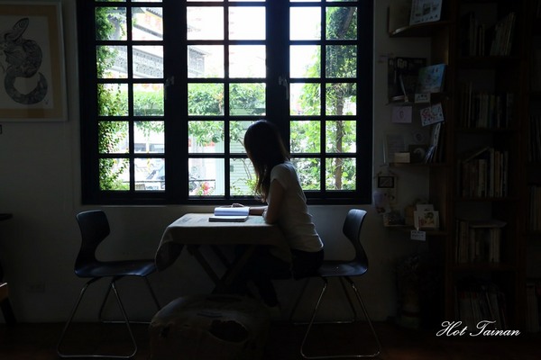 一緒二咖啡：【台南美食】是民宿也是咖啡館！城市中的休憩好去處：一緒二咖啡 Cafe Isshoni