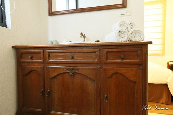 一緒二咖啡：【台南美食】是民宿也是咖啡館！城市中的休憩好去處：一緒二咖啡 Cafe Isshoni