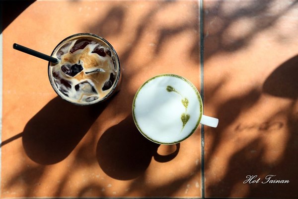 一緒二咖啡：【台南美食】是民宿也是咖啡館！城市中的休憩好去處：一緒二咖啡 Cafe Isshoni