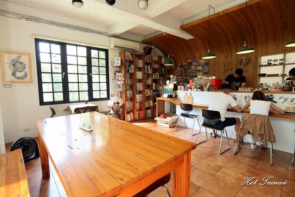 一緒二咖啡：【台南美食】是民宿也是咖啡館！城市中的休憩好去處：一緒二咖啡 Cafe Isshoni