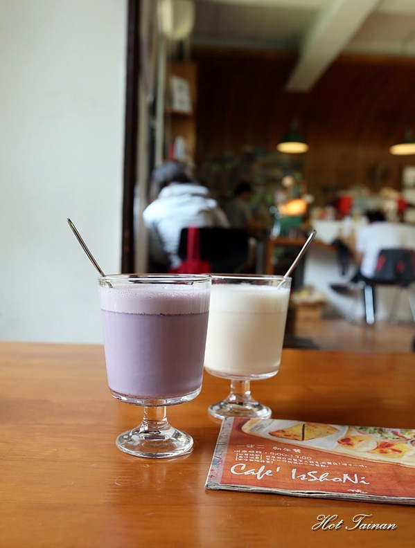 一緒二咖啡：【台南美食】是民宿也是咖啡館！城市中的休憩好去處：一緒二咖啡 Cafe Isshoni