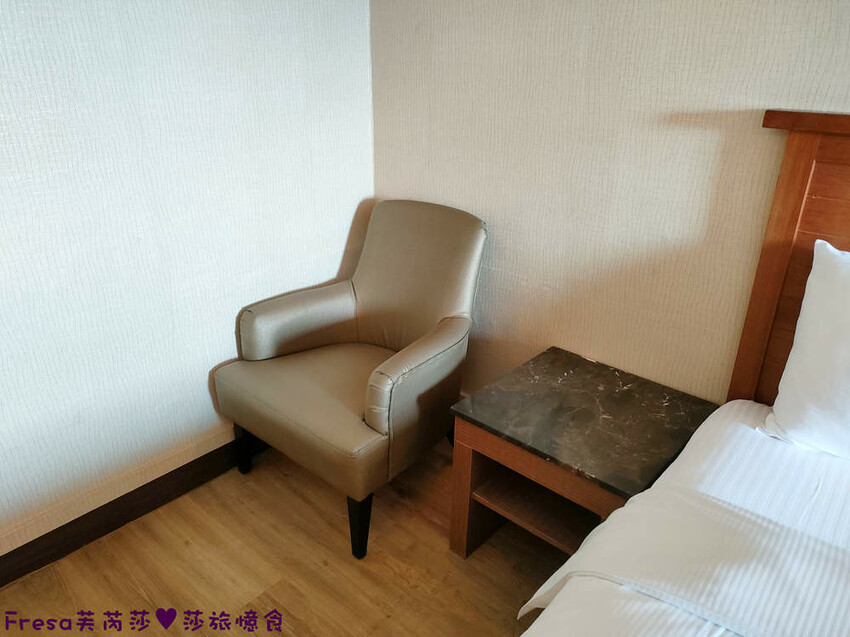 彰化飯店【康橋商旅】舒適敞亮家庭房型.午茶點心豐盛早餐ＣＰ值高│樓下逛菜市場超熱鬧│員林火車站│彰化員林