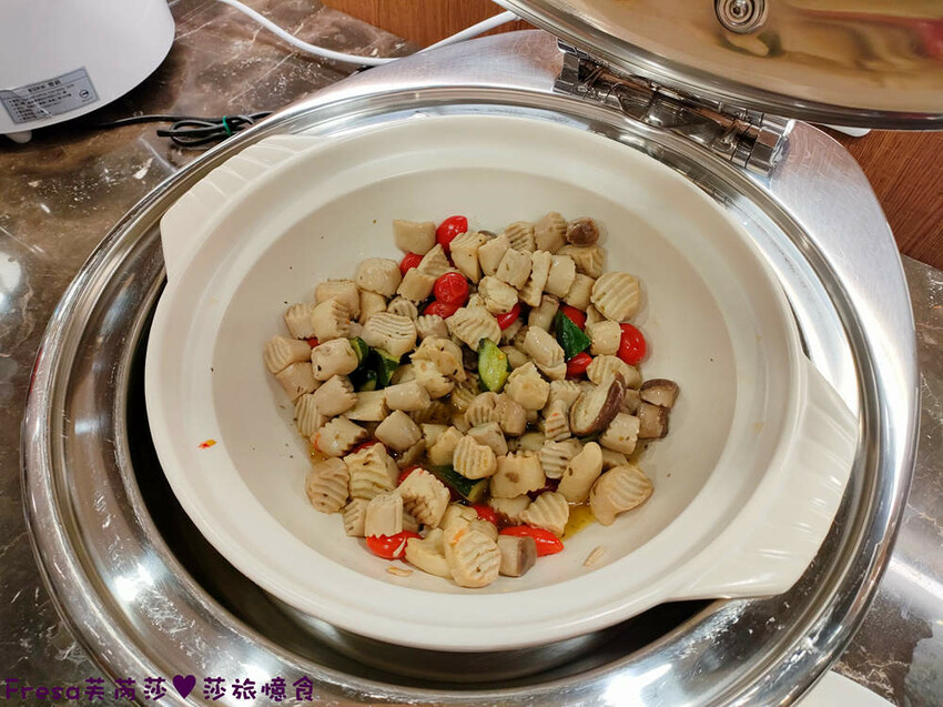 彰化飯店【康橋商旅】舒適敞亮家庭房型.午茶點心豐盛早餐ＣＰ值高│樓下逛菜市場超熱鬧│員林火車站│彰化員林