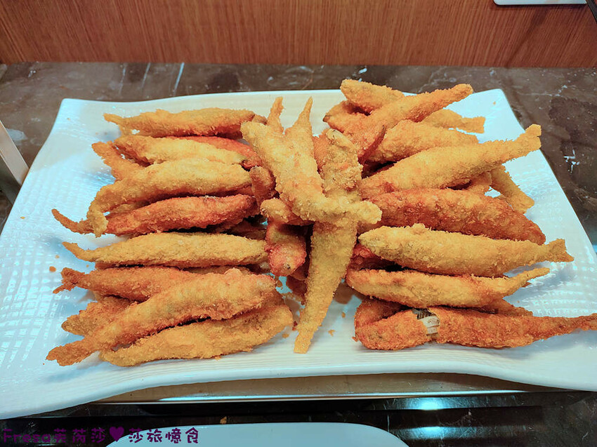 彰化飯店【康橋商旅】舒適敞亮家庭房型.午茶點心豐盛早餐ＣＰ值高│樓下逛菜市場超熱鬧│員林火車站│彰化員林飯店 - Fresa芙芮莎♥莎旅憶食