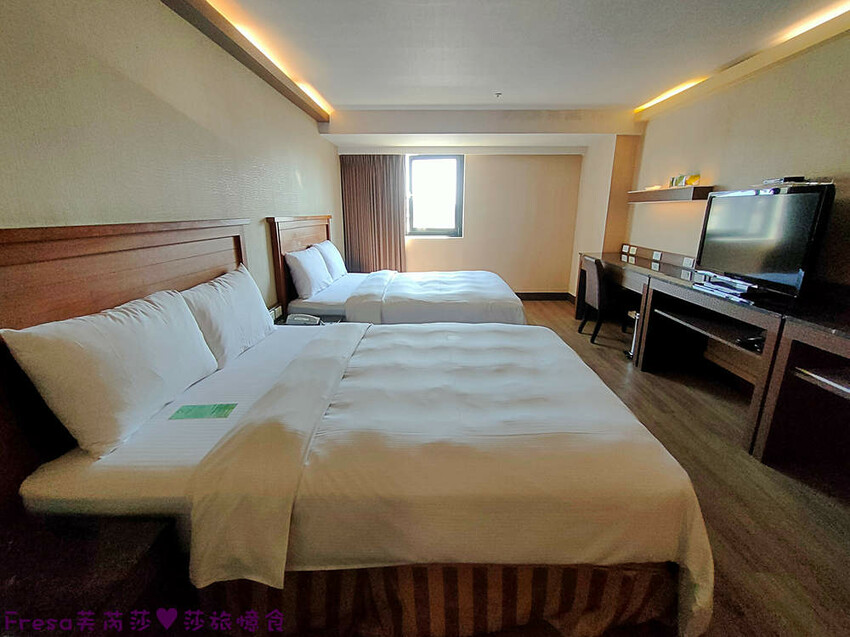 彰化飯店【康橋商旅】舒適敞亮家庭房型.午茶點心豐盛早餐ＣＰ值高│樓下逛菜市場超熱鬧│員林火車站│彰化員林飯店 - Fresa芙芮莎♥莎旅憶食