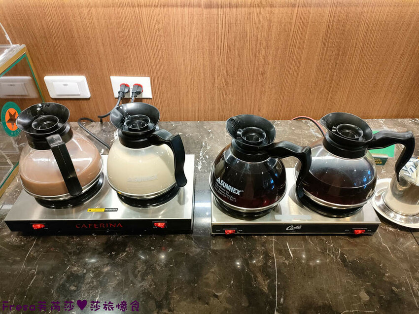 彰化飯店【康橋商旅】舒適敞亮家庭房型.午茶點心豐盛早餐ＣＰ值高│樓下逛菜市場超熱鬧│員林火車站│彰化員林