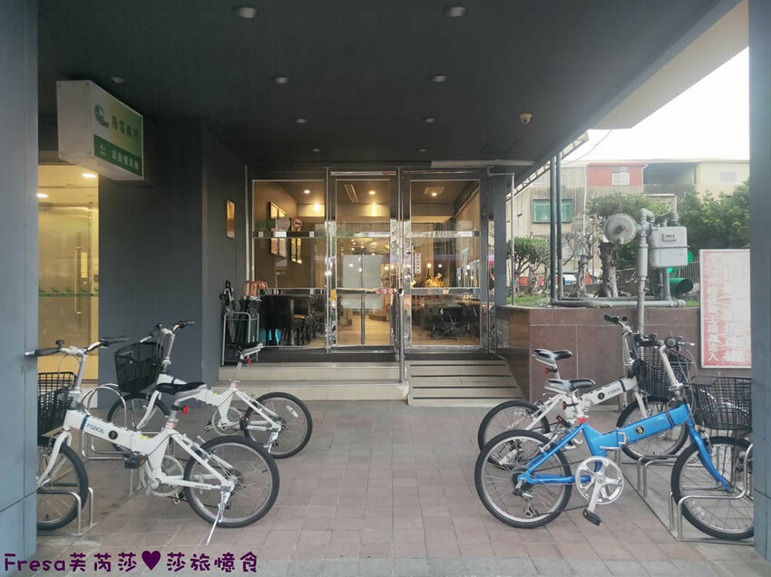 彰化飯店【康橋商旅】舒適敞亮家庭房型.午茶點心豐盛早餐ＣＰ值高│樓下逛菜市場超熱鬧│員林火車站│彰化員林