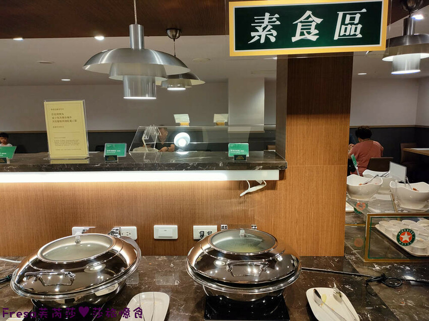彰化飯店【康橋商旅】舒適敞亮家庭房型.午茶點心豐盛早餐ＣＰ值高│樓下逛菜市場超熱鬧│員林火車站│彰化員林飯店 - Fresa芙芮莎♥莎旅憶食
