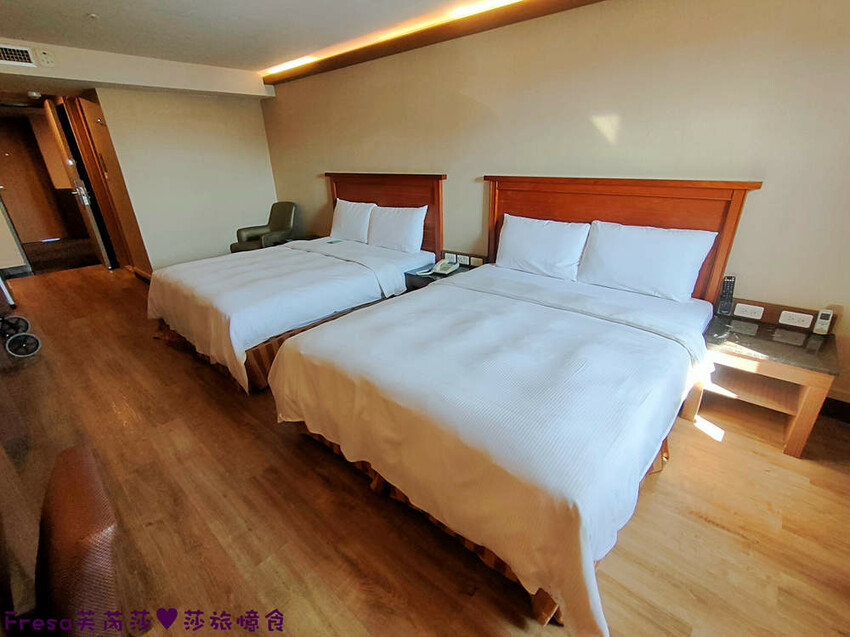 彰化飯店【康橋商旅】舒適敞亮家庭房型.午茶點心豐盛早餐ＣＰ值高│樓下逛菜市場超熱鬧│員林火車站│彰化員林飯店 - Fresa芙芮莎♥莎旅憶食