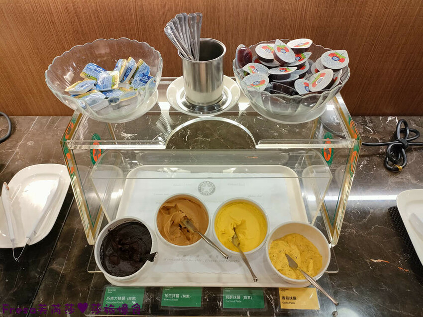 彰化飯店【康橋商旅】舒適敞亮家庭房型.午茶點心豐盛早餐ＣＰ值高│樓下逛菜市場超熱鬧│員林火車站│彰化員林