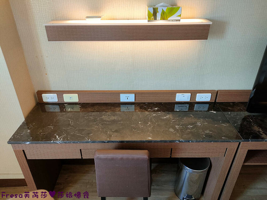 彰化飯店【康橋商旅】舒適敞亮家庭房型.午茶點心豐盛早餐ＣＰ值高│樓下逛菜市場超熱鬧│員林火車站│彰化員林飯店 - Fresa芙芮莎♥莎旅憶食