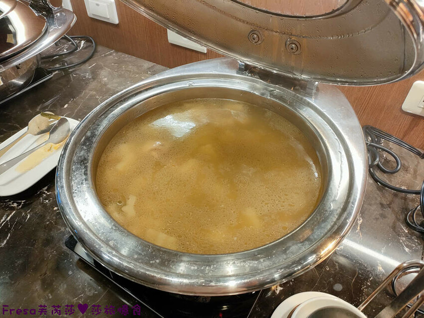 彰化飯店【康橋商旅】舒適敞亮家庭房型.午茶點心豐盛早餐ＣＰ值高│樓下逛菜市場超熱鬧│員林火車站│彰化員林飯店 - Fresa芙芮莎♥莎旅憶食