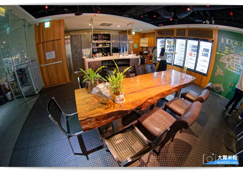 台北京華城美食,良食究好市集餐廳,超好吃的究好豬黃金豬排,戰斧豬排,還可參加究好豬50嚴究美食地圖,兌換千元福袋, - 大胃米粒 DAVID & MILLY