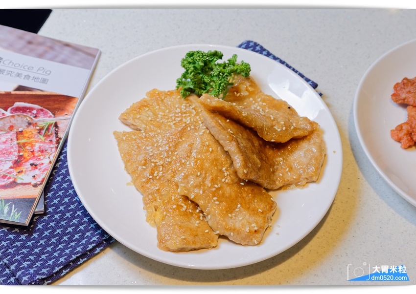 台北京華城美食,良食究好市集餐廳,超好吃的究好豬黃金豬排,戰斧豬排,還可參加究好豬50嚴究美食地圖,兌換千元福袋, - 大胃米粒 DAVID & MILLY