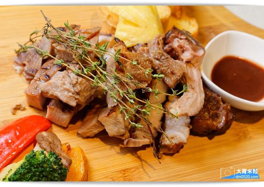 台北京華城美食,良食究好市集餐廳,超好吃的究好豬黃金豬排,戰斧豬排,還可參加究好豬50嚴究美食地圖,兌換千元福袋, - 大胃米粒 DAVID & MILLY