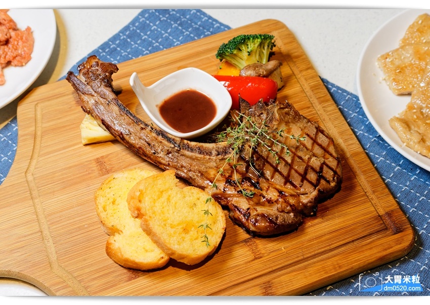 台北京華城美食,良食究好市集餐廳,超好吃的究好豬黃金豬排,戰斧豬排,還可參加究好豬50嚴究美食地圖,兌換千元福袋, - 大胃米粒 DAVID & MILLY