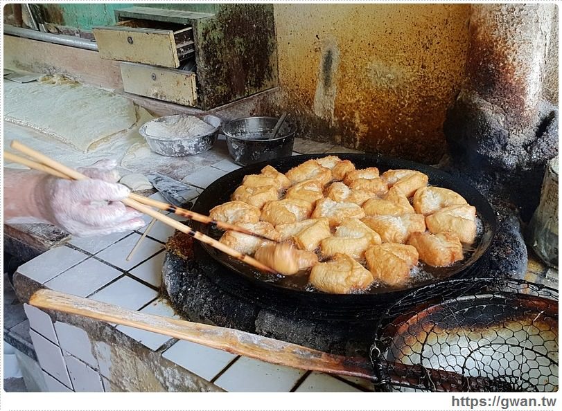 在地30年老店，現擀現炸，門口擠滿人只為這一鍋！！