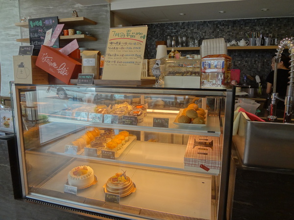 巴蕾麵包：1020717[官本金文愛台灣]巴蕾麵包好吃猶如站在青青草原中的無敵老K