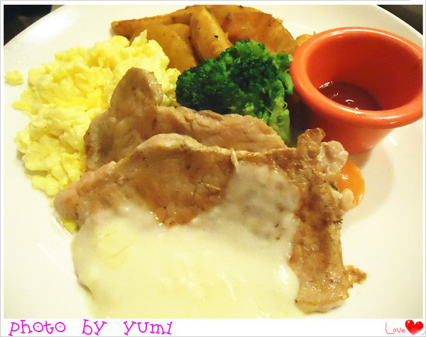 Midtown Cafe:【高雄食記】平價又美味♥飲料無限續杯 麵包貝果吃到飽@Midtown Bagel Cafe Midtown Cafe:【高雄食記】平價又美味♥飲料無限續杯 麵包貝果吃到飽@Midtown Bagel Cafe