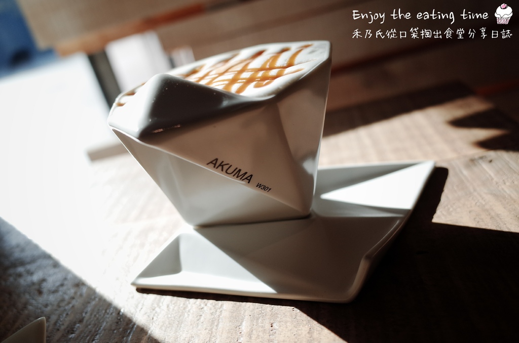 16-11-24-11-30-48-615_deco.jpg 16-11-24-11-30-48-615_deco.jpg