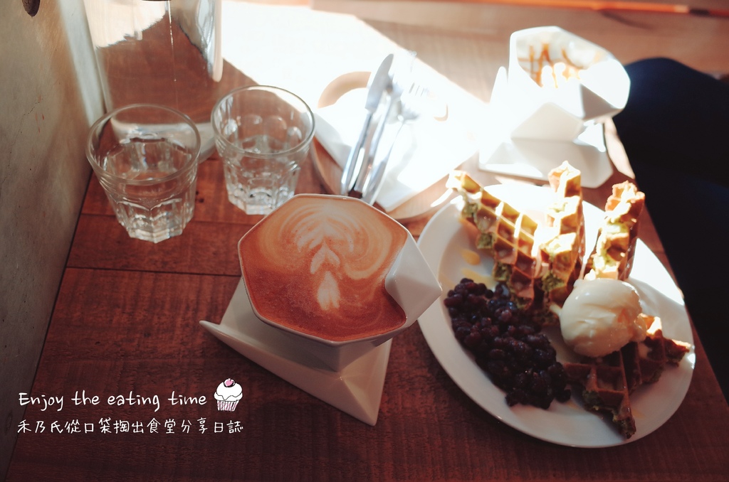 16-11-24-11-36-06-121_deco.jpg 16-11-24-11-36-06-121_deco.jpg