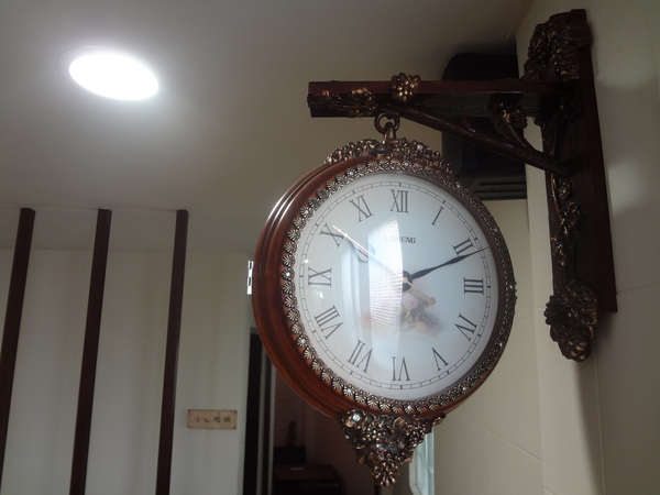 Butter巴特早午餐：1021031[官本金文愛台灣口碑券第12彈]幸運繽紛彩蛋Butter巴特早午餐彷彿在復古英式鄉村中享食彩色蛋餅及美味的海鮮總匯軟法堡