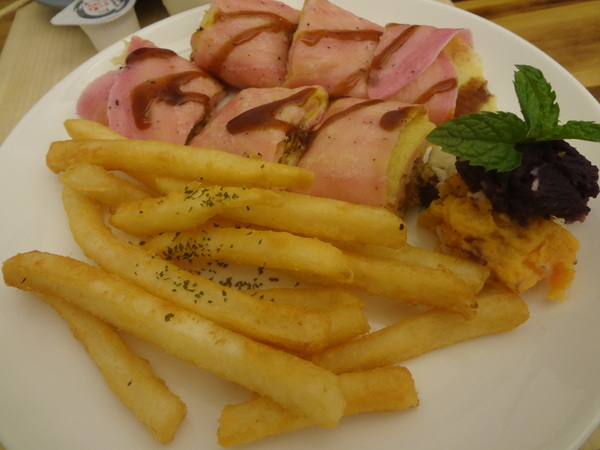 Butter巴特早午餐：1021031[官本金文愛台灣口碑券第12彈]幸運繽紛彩蛋Butter巴特早午餐彷彿在復古英式鄉村中享食彩色蛋餅及美味的海鮮總匯軟法堡