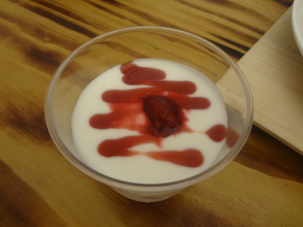 Butter巴特早午餐：1021031[官本金文愛台灣口碑券第12彈]幸運繽紛彩蛋Butter巴特早午餐彷彿在復古英式鄉村中享食彩色蛋餅及美味的海鮮總匯軟法堡