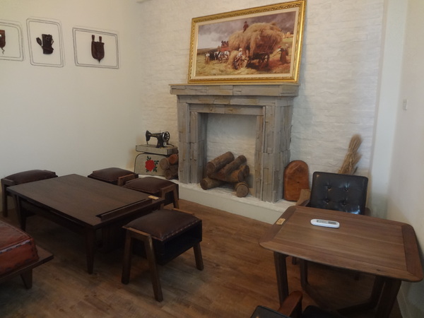 Butter巴特早午餐：1021031[官本金文愛台灣口碑券第12彈]幸運繽紛彩蛋Butter巴特早午餐彷彿在復古英式鄉村中享食彩色蛋餅及美味的海鮮總匯軟法堡