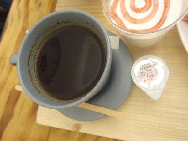 Butter巴特早午餐：1021031[官本金文愛台灣口碑券第12彈]幸運繽紛彩蛋Butter巴特早午餐彷彿在復古英式鄉村中享食彩色蛋餅及美味的海鮮總匯軟法堡