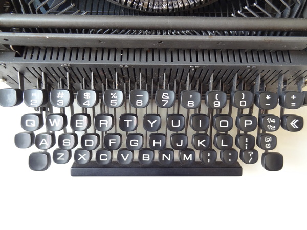 Butter巴特早午餐：1021031[官本金文愛台灣口碑券第12彈]幸運繽紛彩蛋Butter巴特早午餐彷彿在復古英式鄉村中享食彩色蛋餅及美味的海鮮總匯軟法堡