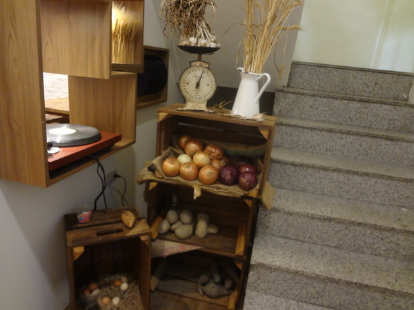 Butter巴特早午餐：1021031[官本金文愛台灣口碑券第12彈]幸運繽紛彩蛋Butter巴特早午餐彷彿在復古英式鄉村中享食彩色蛋餅及美味的海鮮總匯軟法堡